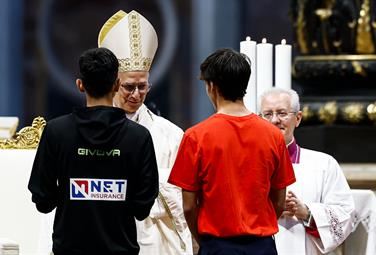 Il Papa sportivo agli sportivi: siate riflesso della Trinità